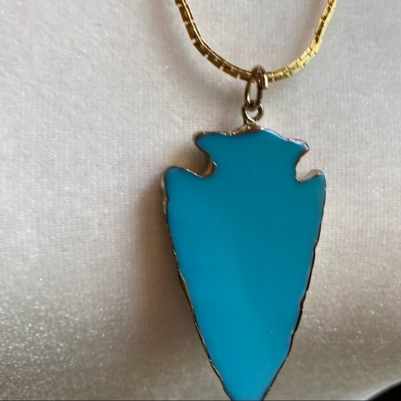 Faux Turquoise Arrow Head Gold Tone Chain Accents 24” Long boho southwestern - Picture 3 of 16